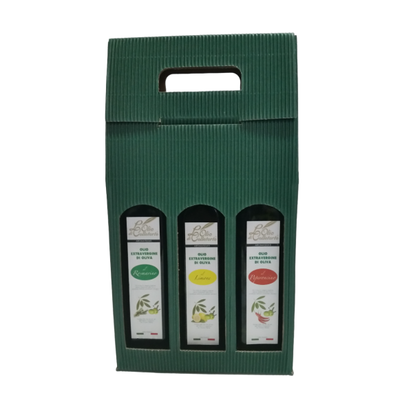 Confezione di tre bottiglie da 0,5 litri olio extravergine aromatizzato Confezione di tre bottiglie da 0,5 litri olio extravergine aromatizzato